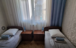 Гостиница Марина Адлер Бюджетный двухместный номер с 2 отдельными кроватями-1