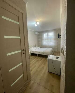 Гостиница Марина Адлер Трехместный номер «Комфорт»-4