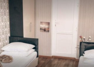 Гостиница Марина Адлер Улучшенный двухместный номер с 2 отдельными кроватями-4